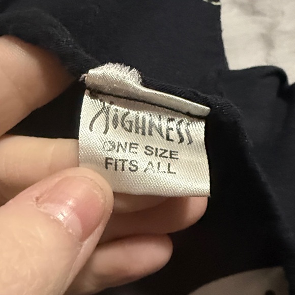 Elegant Black and Green Tunic Top - Picture 2 of 3